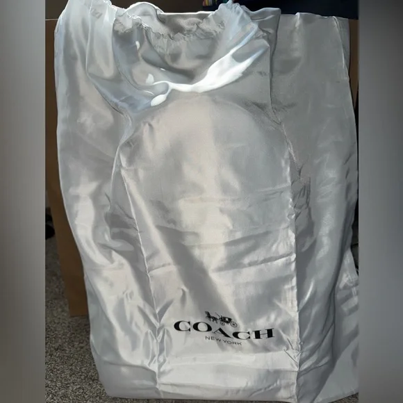 🔥Coach Lana Shoulder Bag🔥 - Picture 11 of 14